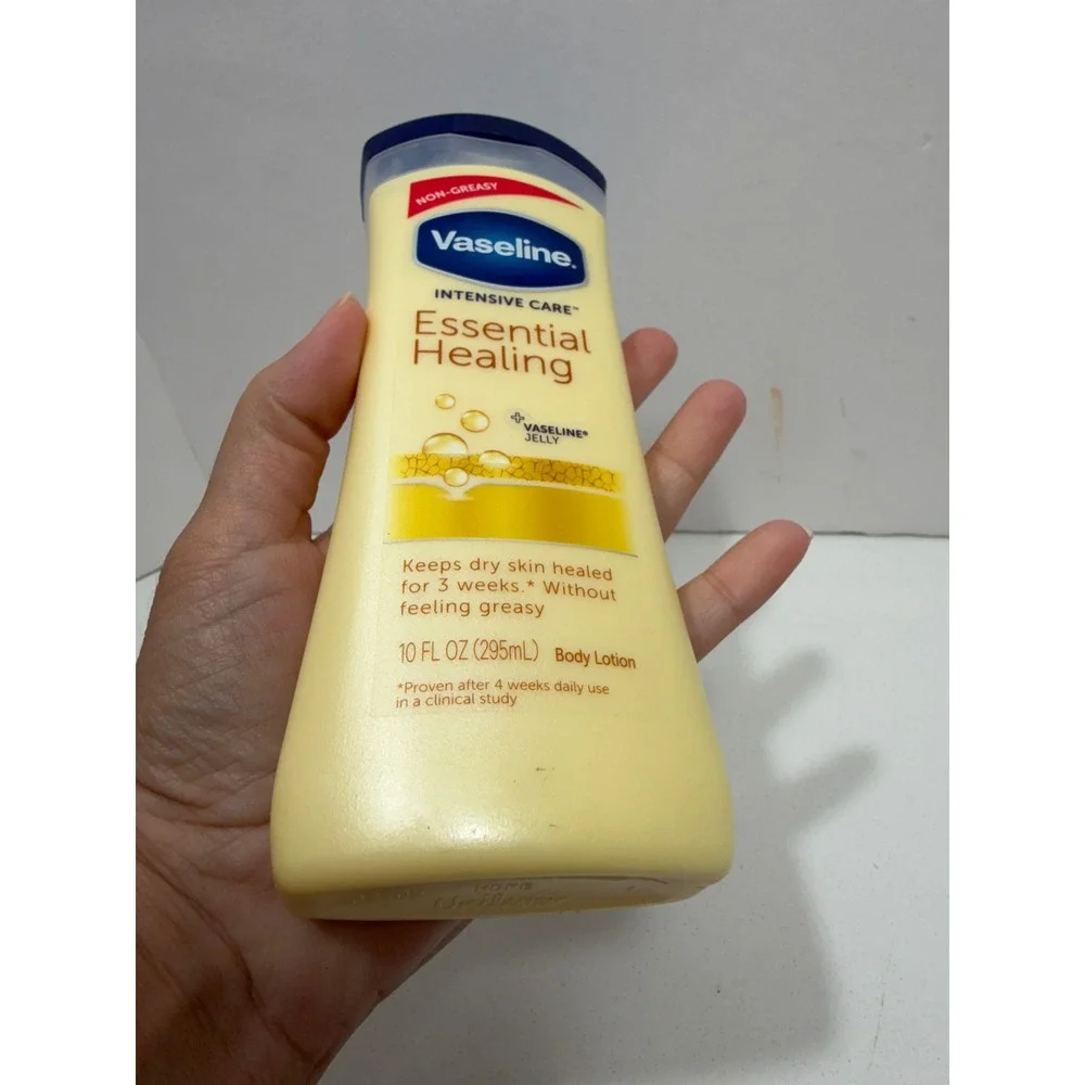 Vaseline Intensive Care Essential Healing Body Lotion 10oz vintage Dry‎ Skin